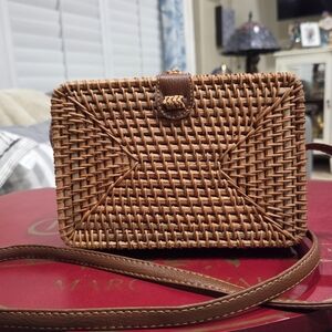 Elegant Tan Woven Crossbody Bag